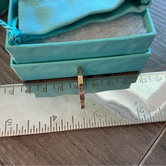 Tiffany & Co. Notes Gold Ring - Picture 5 of 6